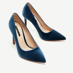 Brand New Zara Velvet heels